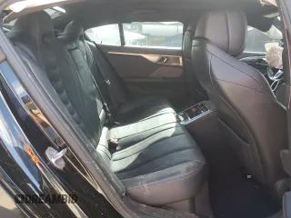 2020 BMW 8 Series M850i z VIN WBAGV8C08LCD46679, wystawiony jako Copart lot #56163785 z przebiegiem Nie podano mil oraz Czysty tytuł • Clean title. Historia ofert i sprzedaży dostępna na DreamBid. Obrazek 10.