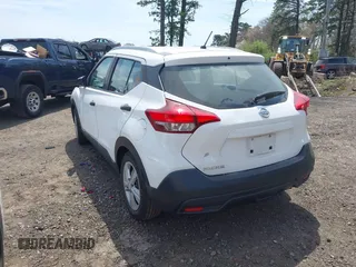 2019 Nissan Kicks SR with VIN 3N1CP5CU3KL500277, listed as a IAAI auction lot 42087570 with 159,195 mi miles. Bid and sale history available at carsss.com. Image 3.