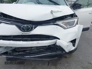 2018 Toyota RAV4 XLE z VIN JTMWFREV2JJ739366, wystawiony jako IAAI lot #42270427 z przebiegiem 112 558 mil mil oraz . Historia ofert i sprzedaży dostępna na DreamBid. Obrazek 6.