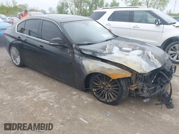 2013 BMW 3 Series 328i xDrive z VIN WBA3B3C55DF536295, wystawiony jako IAAI lot #42199448 z przebiegiem Nie podano mil oraz . Historia ofert i sprzedaży dostępna na DreamBid. Obrazek 1.