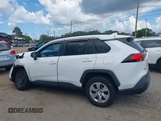 2021 Toyota RAV4 LE z VIN 2T3H1RFV8MW182801, wystawiony jako IAAI lot #42519435 z przebiegiem 44 932 mil mil oraz . Historia ofert i sprzedaży dostępna na DreamBid. Obrazek 14.