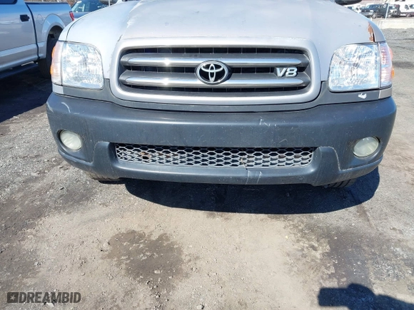 2001 Toyota Sequoia Limited with VIN 5TDBT48A21S027820, listed as a IAAI auction lot 41874513 with 237,717 mi miles. Bid and sale history available at carsss.com. Image 6.