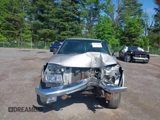 2005 GMC Canyon 1SF SLE Z71 z VIN 1GTDT136658195884, wystawiony jako IAAI lot #42243052 z przebiegiem 146 432 mil mil oraz . Historia ofert i sprzedaży dostępna na DreamBid. Obrazek 13.
