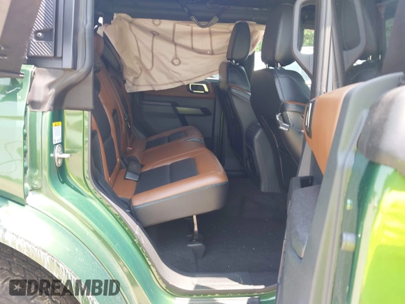 2024 Ford Bronco Outer Banks z VIN 1FMEE8BPXRLA06492, wystawiony jako IAAI lot #42365356 z przebiegiem 17 565 mil mil oraz . Historia ofert i sprzedaży dostępna na DreamBid. Obrazek 8.