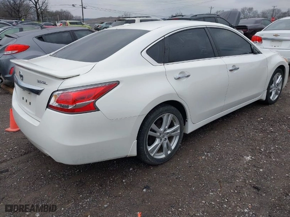 2014 Nissan Altima 3.5 SL with VIN 1N4BL3AP9EC263712, listed as a IAAI auction lot 41554943 with 53,378 mi miles. Bid and sale history available at carsss.com. Image 4.