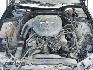 1982 MERCEDES-BENZ 380-CLASS SEC z VIN WDBCA43A1CB001087, wystawiony jako Copart lot #80049454 z przebiegiem 62 785 mil mil oraz Czysty tytuł • Clean title. Historia ofert i sprzedaży dostępna na DreamBid. Obrazek 11.
