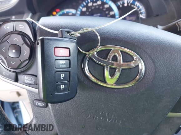 2012 Toyota Camry XLE z VIN 4T1BD1FK8CU003863, wystawiony jako IAAI lot #42336910 z przebiegiem 103 993 mil mil oraz . Historia ofert i sprzedaży dostępna na DreamBid. Obrazek 11.
