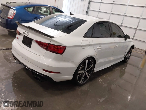 2019 Audi RS 3 z VIN WUABWGFF2KA900300, wystawiony jako IAAI lot #41553334 z przebiegiem 46 004 mil mil oraz . Historia ofert i sprzedaży dostępna na DreamBid. Obrazek 4.