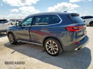 2020 BMW X5 sDrive40i with VIN 5UXCR4C01L9B35432, listed as a Copart auction lot 54367635 with 63,077 mi miles and Salvage title. Bid and sale history available at DreamBid. Image 2.