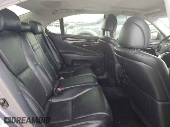 2013 Lexus LS 460 z VIN JTHBL1EF1D5116477, wystawiony jako Copart lot #50889915 z przebiegiem 148 646 mil mil oraz Szkoda całkowita • Salvage title. Historia ofert i sprzedaży dostępna na DreamBid. Obrazek 10.