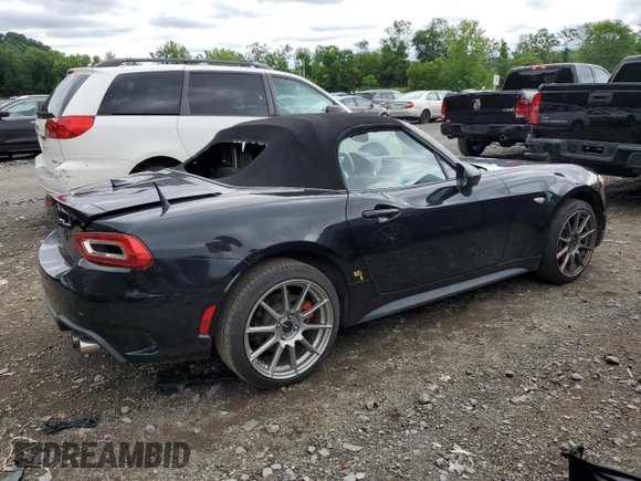 2018 FIAT 124 Spider Abarth z VIN JC1NFAEK6J0135812, wystawiony jako Copart lot #61188194 z przebiegiem 36 852 mil mil oraz Szkoda całkowita • Salvage title. Historia ofert i sprzedaży dostępna na DreamBid. Obrazek 3.