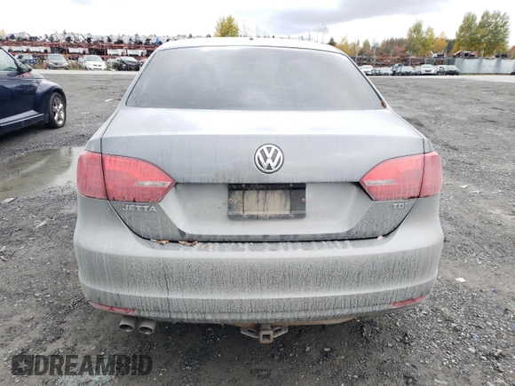 2013 Volkswagen Jetta Comfortline с VIN 3VWDL7AJ9DM426147, выставлен на аукционе Copart как лот 74591264 с пробегом 265 457 миль миль и Списание • Salvage title. История ставок и продаж доступна на DreamBid. Изображение 6.