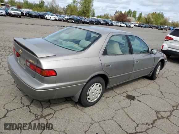1997 Toyota Camry LE z VIN 4T1BG22K7VU110392, wystawiony jako Copart lot #51443345 z przebiegiem Nie podano mil oraz Szkoda całkowita • Salvage title. Historia ofert i sprzedaży dostępna na DreamBid. Obrazek 3.