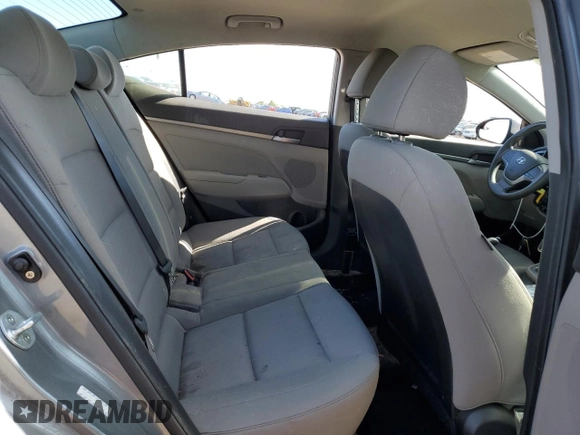 2018 Hyundai Elantra SE z VIN KMHD74LF5JU668225, wystawiony jako Copart lot #57252815 z przebiegiem 61 890 mil mil oraz Tytuł czysty. Historia ofert i sprzedaży dostępna na DreamBid. Obrazek 10.