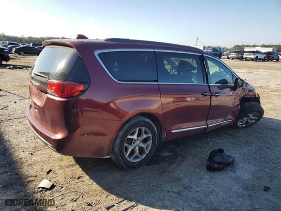 2017 Chrysler Pacifica Touring-L with VIN 2C4RC1BG5HR785101, listed as a Copart auction lot 46224715 with 95,839 mi miles and Salvage Title. Bid and sale history available at carsss.com. Image 3.