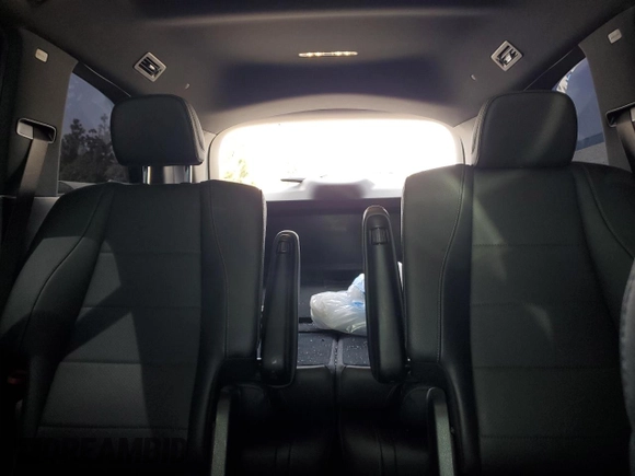 2023 Mercedes-Benz GLS 450 with VIN 4JGFF5KE8PA992127, listed as a Copart auction lot 54392115 with 29,915 mi miles and Salvage Title. Bid and sale history available at DreamBid. Image 10.