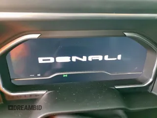 2024 GMC Sierra 2500HD Denali z VIN 1GT49REY3RF284860, wystawiony jako Copart lot #60520235 z przebiegiem Nie podano mil oraz Szkoda całkowita • Salvage title. Historia ofert i sprzedaży dostępna na DreamBid. Obrazek 9.