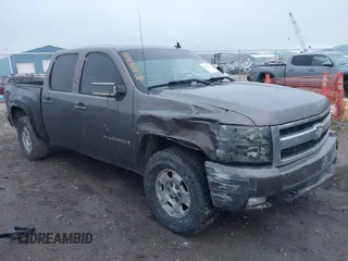 2008 Chevrolet Silverado 1500 LTZ with VIN 2GCEK13M181190265, listed as a IAAI auction lot 40928406 with 206,270 mi miles. Bid and sale history available at carsss.com. Image 1.