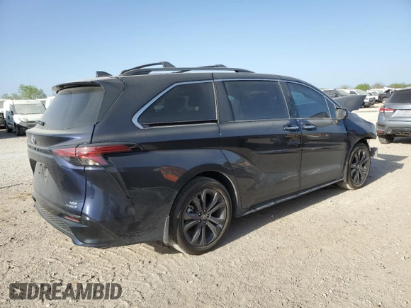 2024 Toyota Sienna XSE with VIN 5TDXRKECXRS217830, listed as a Copart auction lot 49269795 with 7,618 mi miles and Salvage Title. Bid and sale history available at carsss.com. Image 3.