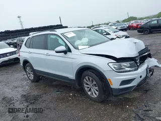 2019 Volkswagen Tiguan S с VIN 3VV0B7AX7KM031438, выставлен на аукционе IAAI как лот 42367337 с пробегом Не указан миль и . История ставок и продаж доступна на DreamBid. Изображение 1.