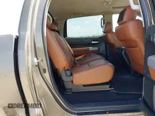 2007 Toyota Tundra Limited z VIN 5TBEV58147S460599, wystawiony jako IAAI lot #42476925 z przebiegiem Nie podano mil oraz . Historia ofert i sprzedaży dostępna na DreamBid. Obrazek 8.