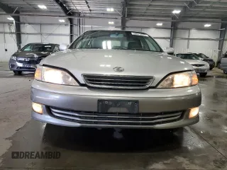 2001 Lexus ES 300 with VIN JT8BF28GX10342284, listed as a Copart auction lot 50075685 with 208,211 mi miles and Salvage Title. Bid and sale history available at DreamBid. Image 5.