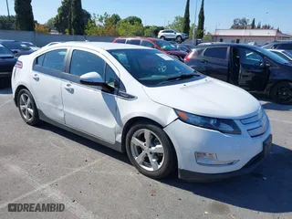 2013 Chevrolet Volt with VIN 1G1RE6E45DU113327, listed as a IAAI auction lot 42073570 with 81,168 mi miles. Bid and sale history available at carsss.com. Image 1.