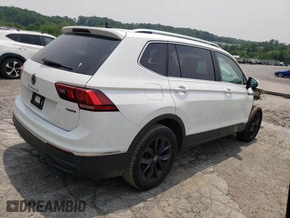 2022 Volkswagen Tiguan SE z VIN 3VV2B7AX3NM132294, wystawiony jako Copart lot #60587305 z przebiegiem 106 867 mil mil oraz Szkoda całkowita • Salvage title. Historia ofert i sprzedaży dostępna na DreamBid. Obrazek 3.