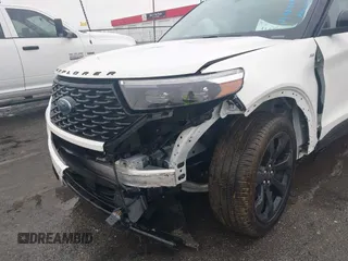 2024 Ford Explorer ST-Line with VIN 1FMSK7KH2RGA72381, listed as a IAAI auction lot 41409696 with 1,510 mi miles. Bid and sale history available at carsss.com. Image 6.