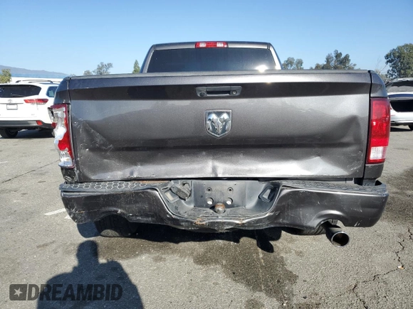 2018 Ram 1500 Express z VIN 3C6JR6AT0JG173365, wystawiony jako Copart lot #82869854 z przebiegiem 77 897 mil mil oraz Szkoda całkowita • Salvage title. Historia ofert i sprzedaży dostępna na DreamBid. Obrazek 6.