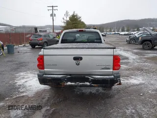 2011 Ram Dakota Bighorn/Lonestar with VIN 1D7RW3GK4BS662921, listed as a IAAI auction lot 41231333 with 190,634 mi miles. Bid and sale history available at carsss.com. Image 17.