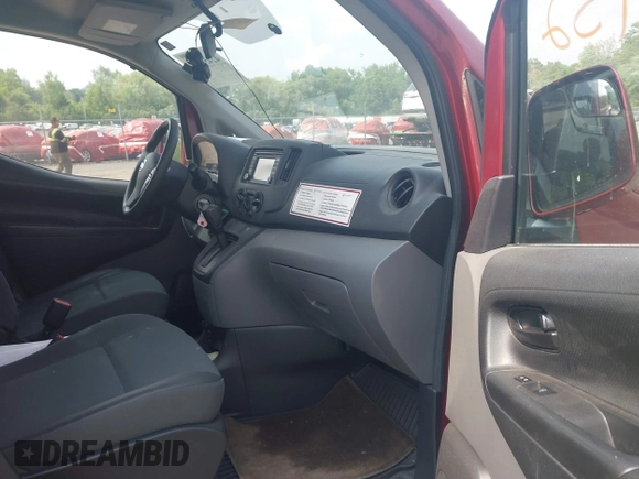 2019 Nissan NV200 S z VIN 3N6CM0KN5KK703192, wystawiony jako IAAI lot #42453452 z przebiegiem 137 745 mil mil oraz . Historia ofert i sprzedaży dostępna na DreamBid. Obrazek 5.