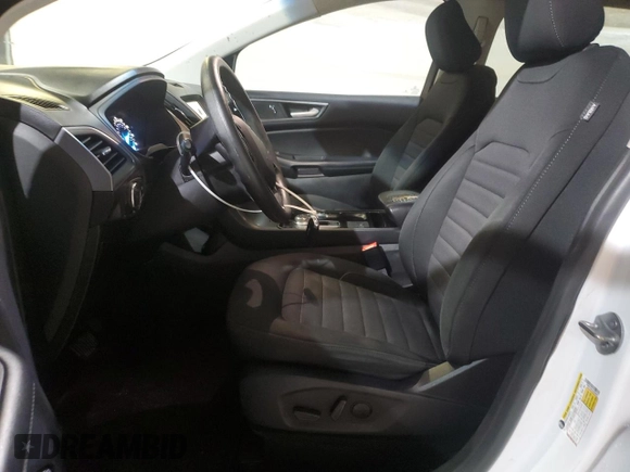 2020 Ford Edge SE z VIN 2FMPK3G95LBA59607, wystawiony jako Copart lot #59460115 z przebiegiem 139 134 mil mil oraz Czysty tytuł • Clean title. Historia ofert i sprzedaży dostępna na DreamBid. Obrazek 7.