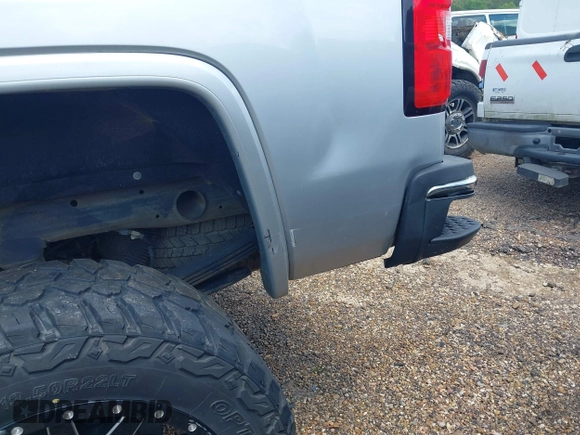 2015 GMC Sierra 2500HD available WiFi Denali with VIN 1GT120E87FF173940, listed as a IAAI auction lot 41843586 with 167,992 mi miles. Bid and sale history available at carsss.com. Image 20.