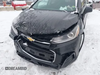 2019 Chevrolet Trax LT with VIN KL7CJPSB6KB925985, listed as a IAAI auction lot 41355118 with 64,054 mi miles. Bid and sale history available at carsss.com. Image 6.
