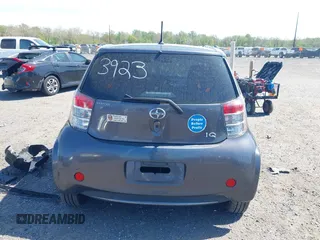 2012 Scion iQ z VIN JTNJJXB0XCJ013923, wystawiony jako IAAI lot #42109295 z przebiegiem 119 937 mil mil oraz . Historia ofert i sprzedaży dostępna na DreamBid. Obrazek 16.