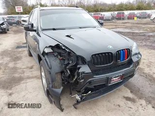 2013 BMW X5 xDrive50i z VIN 5UXZV8C54DL426713, wystawiony jako IAAI lot #41742982 z przebiegiem 103 208 mil mil oraz . Historia ofert i sprzedaży dostępna na DreamBid. Obrazek 1.