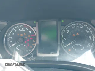 2022 Toyota Tacoma SR z VIN 3TMCZ5AN0NM499428, wystawiony jako IAAI lot #41874787 z przebiegiem Nie podano mil oraz . Historia ofert i sprzedaży dostępna na DreamBid. Obrazek 7.