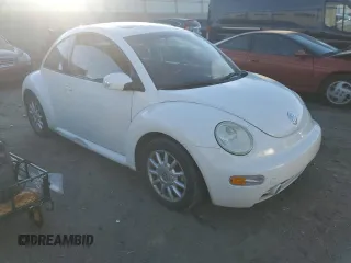 2004 Volkswagen New Beetle Coupe GLS with VIN 3VWCK31C64M406513, listed as a Copart auction lot 83392584 with 131,876 mi miles and Clean Title. Bid and sale history available at carsss.com. Image 4.