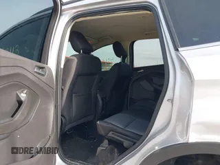 2018 Ford Escape SE z VIN 1FMCU9GD6JUC91365, wystawiony jako IAAI lot #39152113 z przebiegiem 129 283 mil mil oraz . Historia ofert i sprzedaży dostępna na DreamBid. Obrazek 8.