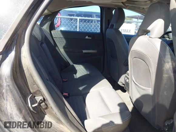 2005 Volvo S40 with VIN YV1MS682952077556, listed as a IAAI auction lot 41664901 with 1 mi miles. Bid and sale history available at carsss.com. Image 8.