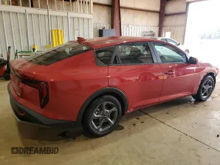 2025 Kia K4 LXS with VIN 3KPFT4DE9SE022538, listed as a Copart auction lot 45239335 with 4,249 mi miles and Salvage Title. Bid and sale history available at carsss.com. Image 3.