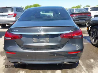 2021 Mercedes-Benz E 350 z VIN W1KZF8DB5MB001483, wystawiony jako IAAI lot #42030736 z przebiegiem Nie podano mil oraz . Historia ofert i sprzedaży dostępna na DreamBid. Obrazek 15.