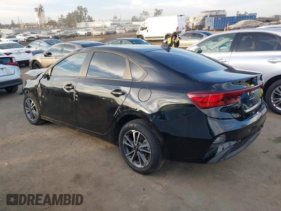2024 Kia Forte LXS with VIN 3KPF24AD0RE801500, listed as a IAAI auction lot 41233301 with 4,925 mi miles. Bid and sale history available at carsss.com. Image 3.