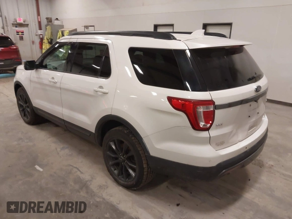 2017 Ford Explorer XLT z VIN 1FM5K8D83HGA30672, wystawiony jako IAAI lot #42209007 z przebiegiem 82 988 mil mil oraz . Historia ofert i sprzedaży dostępna na DreamBid. Obrazek 3.