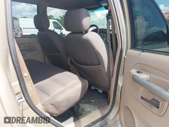 2001 Ford Explorer Sport Trac with VIN 1FMZU67E51UC84439, listed as a IAAI auction lot 42504240 with 290,657 mi miles and . Bid and sale history available at DreamBid. Image 8.