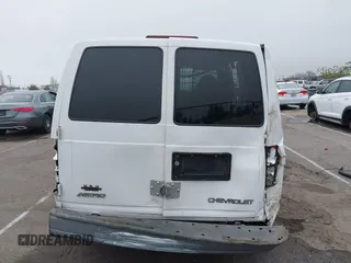 1998 Chevrolet Astro Cargo Van with VIN 1GCDM19WXWB155185, listed as a IAAI auction lot 41670032 with 127,514 mi miles. Bid and sale history available at carsss.com. Image 17.
