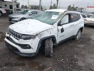 2023 Jeep Compass Latitude z VIN 3C4NJDBN5PT552769, wystawiony jako IAAI lot #41786110 z przebiegiem 53 133 mil mil oraz . Historia ofert i sprzedaży dostępna na DreamBid. Obrazek 17.