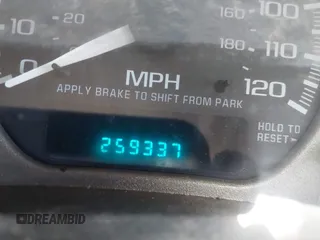 2002 GMC Yukon Denali z VIN 1GKEK63U82J341696, wystawiony jako IAAI lot #41772116 z przebiegiem 259 337 mil mil oraz . Historia ofert i sprzedaży dostępna na DreamBid. Obrazek 7.