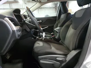 2015 Jeep Cherokee Sport с VIN 1C4PJLABXFW642941, выставлен на аукционе Copart как лот 58426695 с пробегом 134 210 миль миль и Списание • Salvage title. История ставок и продаж доступна на DreamBid. Изображение 7.